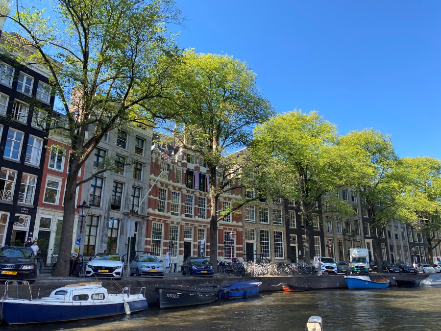 Amsterdam-mit-Kindern-Grachtenfahrt
