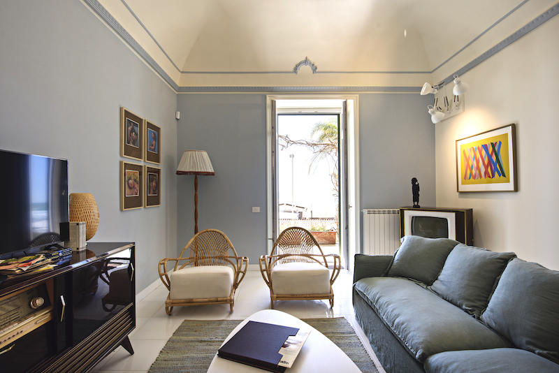Casa Gioli: Schickes Vintage-Interior in einem Häuschen direkt am Meer (Foto: Simone Aprile)