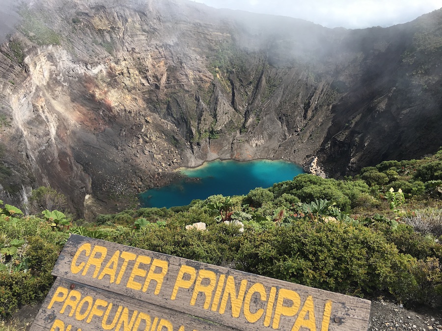 Der Krater des Vulkans Izarú - der größte Vulkan Costa Ricas übrigens (Foto: For Family Reisen)
