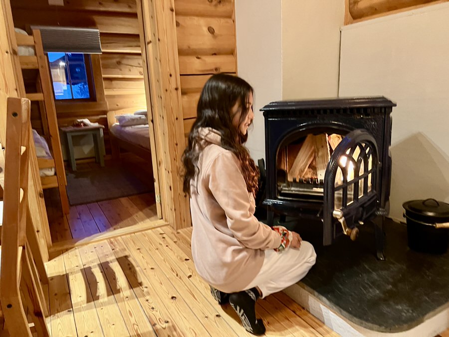 Familienurlaub Norwegen: Irgendwann hatten wir es raus mit dem Feuermachen in der Hütte