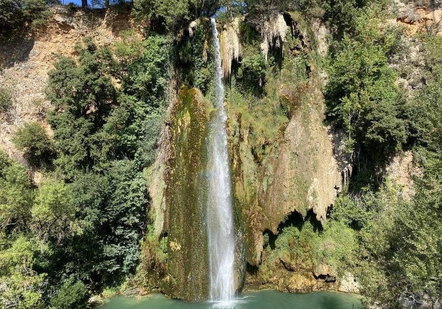 Suedfrankreich-mit-Kindern-Sillans-la-Cascade-Wasserfall