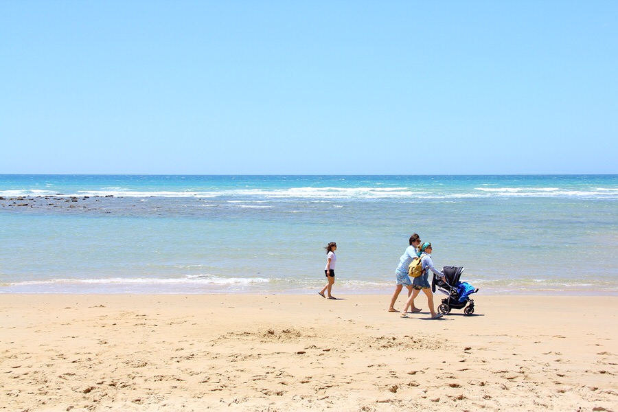 An der kilometerlangen Playa de Bolonia könnt Ihr auch wunderbar mit dem Baby spazieren gehen