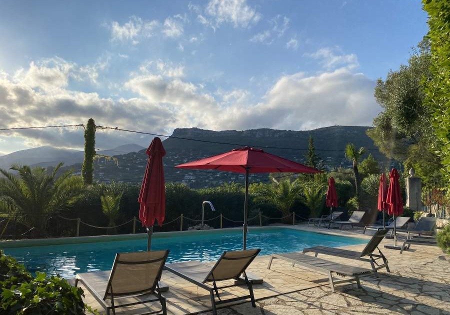 Cote-d-Azur-mit-Kindern-Villa-Vivendi-Pool