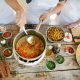 Auch Erwachsene können im Zilwa Attitude Cooking-Classes in typisch mauritischer Küche nehmen.