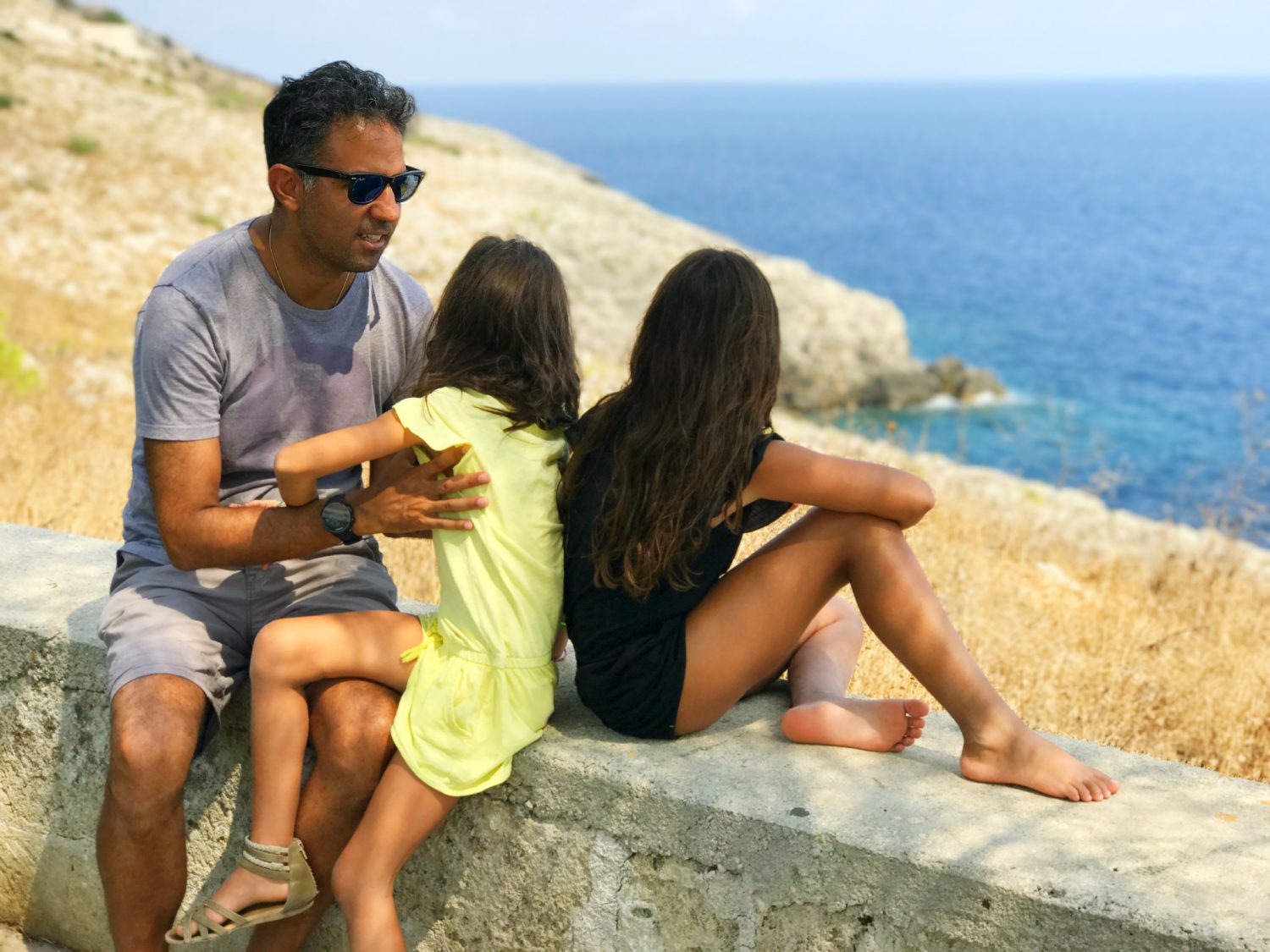 Die Küstenstrasse von Otrantro runter an die Spitze nennen manche die zweite Amalfiküste... Perfekt für einen Ausflug mit Kids in Apulien. 