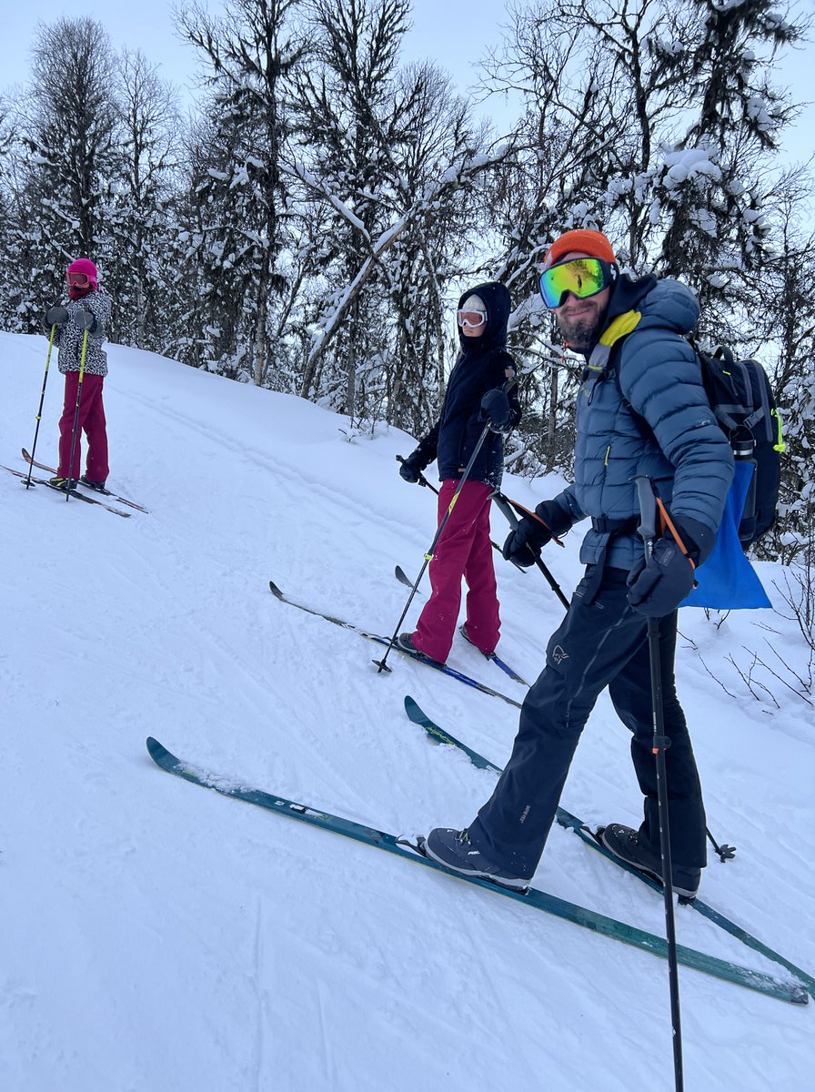Backcountry Skiing mit Kindern in Norwegen: Bergauf war einfacher als gedacht! 
