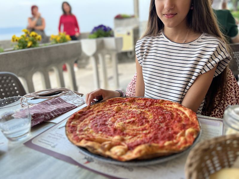 Für die kleine Veganerin gabs eine mega leckere Pizza Marinara (Foto: Sonja Alefi)