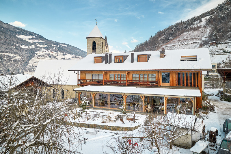 Der Kircherhof liegt in herrlicher Kulisse (Foto: Flip Flop Collective, Philipp Seyr Photography)Südtirol im Winter mit Kindern