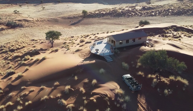 Familienreise nach Namibia: So sieht das Restaurant für die neun Hütten von oben aus.
